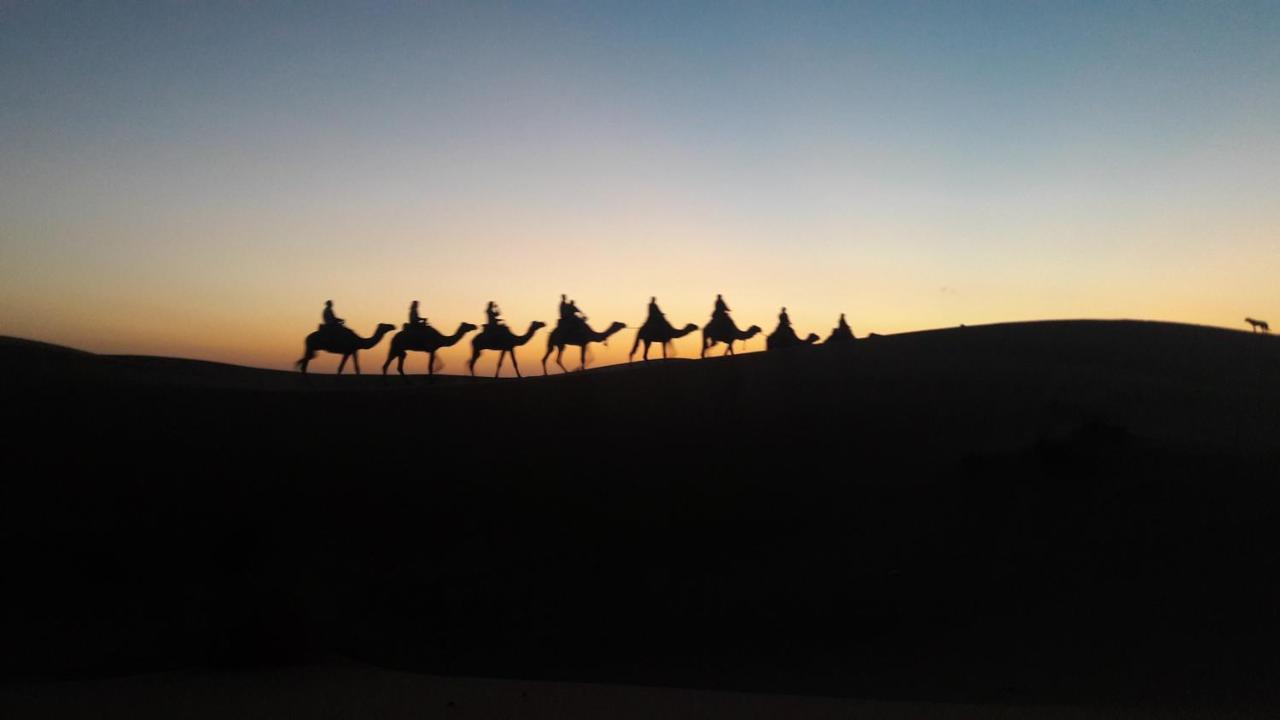Hotel Fabulous Luxury Camp à Merzouga Extérieur photo